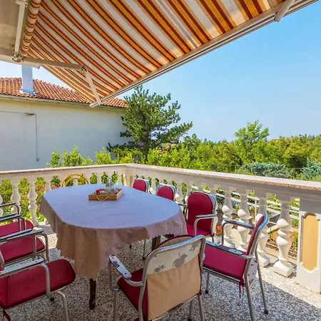 Apartman In 14267 *
