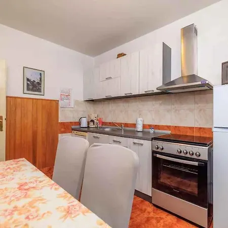 In 14267 Appartement Jadranovo