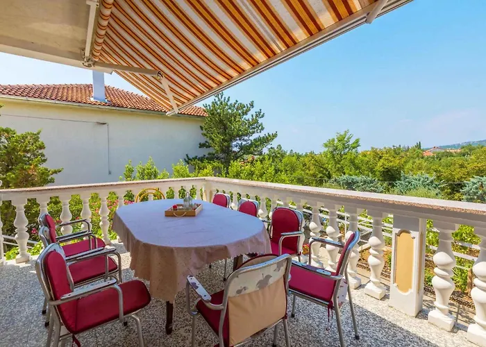 Apartment In 14267 *